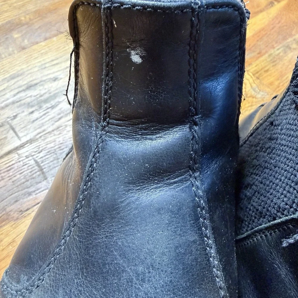 Dr. Martens Mens Size 10 Pull On Chelsea Boots Wintergrip Black Leather 24040